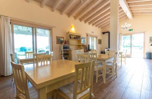 Ponti sul Mincio House | Cozy Agriturismo Colle Dei Pivi: Pet-Friendly Oasis with Spa