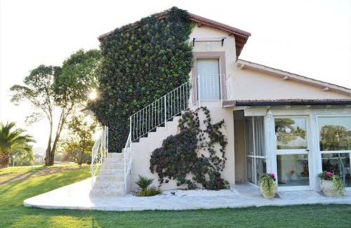 Nepi Bed & Breakfast | Relaxing Agriturismo Colle Salomonio with Hot Tub & Family Amenities