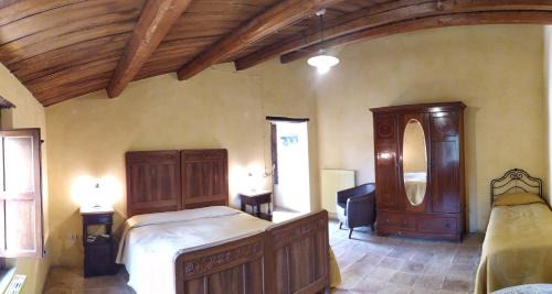 Morano Calabro House | Experience Comfort at Agriturismo Colloreto: Pet Friendly Stay