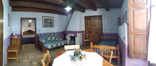 Morano Calabro House | Experience Comfort at Agriturismo Colloreto: Pet Friendly Stay
