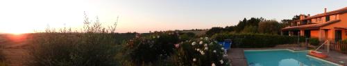 San Costanzo House | Relaxing Agriturismo Colomboni with Pool and Family Fun