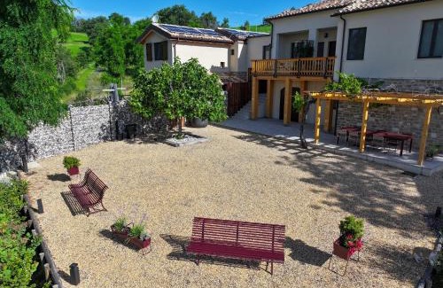 Gualdo Apartment | Guest Rated 9.9: Agriturismo Colpo di Fortuna with Ocean Views