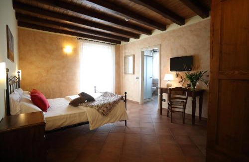 Torre di Ruggiero House | Discover Agriturismo Creta Rossa: Pet-Friendly Retreat