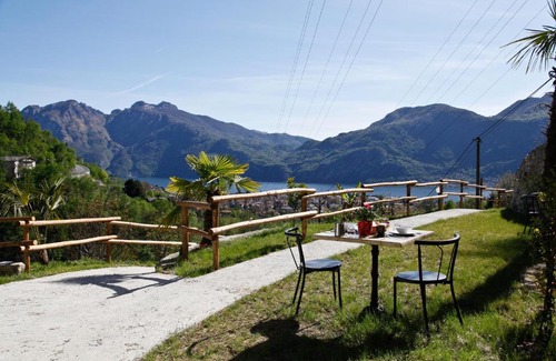 Mandello del Lario House | Inviting Agriturismo Crotto Di Somana with Ocean Views