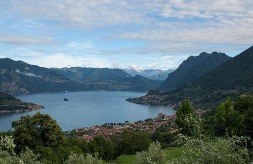 Sale Marasino House | Family-Friendly Stay at Agriturismo Da Gesi with Pets Welcome