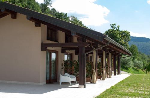 Sale Marasino House | Family-Friendly Stay at Agriturismo Da Gesi with Pets Welcome