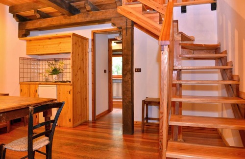 Roncoscaglia House | Relax at Agriturismo del Cimone with Hot Tub & Dining