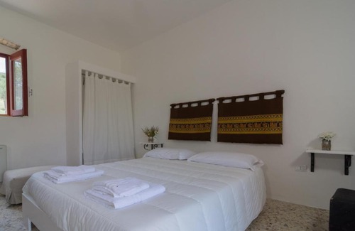 Altomonte House | Discover Agriturismo di Serragiumenta: Pet Friendly Retreat