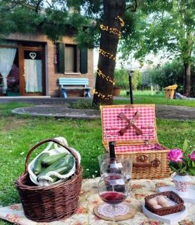 Pontelagoscuro House | Family-Friendly Getaway at Agriturismo Fondo Novelle