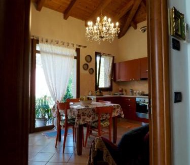 Pontelagoscuro House | Family-Friendly Getaway at Agriturismo Fondo Novelle