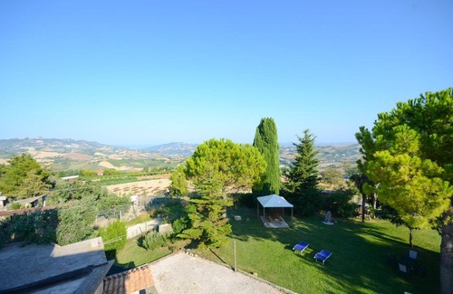 Cossignano House | Relax at Agriturismo Galanti - 4-Star Retreat with Pool