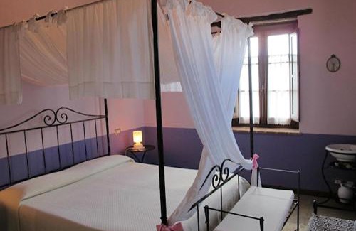 Montegabbione House | Discover Agriturismo Gattogiallo: Pet-Friendly Oceanfront Retreat