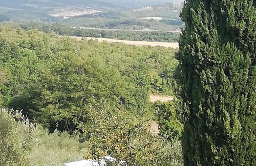 Casole d'Elsa Bed & Breakfast | Elegant Agriturismo gli Arcangeli with Pool & Family Fun