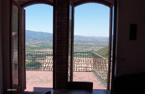 Campello sul Clitunno Apartment | Family-Friendly Stay at Agriturismo Il Palazzetto