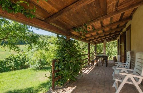 Montefiore dell'Aso Apartment | Discover Agriturismo i Cigni: Pet-Friendly Retreat Awaits