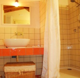 Neviano degli Arduini House | Discover Agriturismo Il Filare: Pet-Friendly Retreat