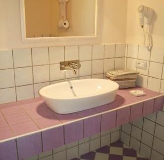 Neviano degli Arduini House | Discover Agriturismo Il Filare: Pet-Friendly Retreat