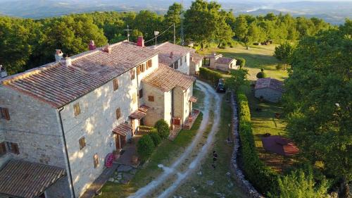 Semproniano House | Discover Agriturismo I Monti: Family-Friendly Retreat