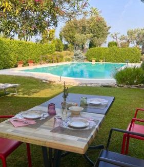 Monzambano House | Discover "Il Glicine Bianco": 4-Star Stay with Pool & Breakfast
