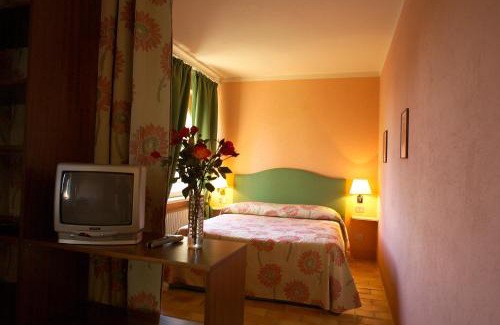 Pinerolo Resort | Inviting Agriturismo Il Torrione: Oceanfront Getaway Awaits