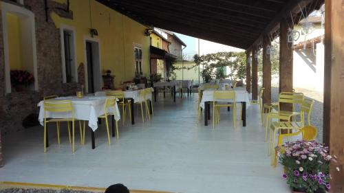 Capriata d'Orba House | Discover Agriturismo Il Vecchio Portico: Pet-Friendly Retreat