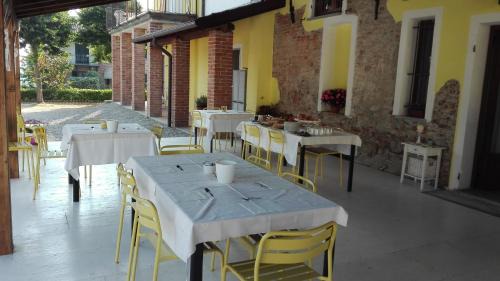 Capriata d'Orba House | Discover Agriturismo Il Vecchio Portico: Pet-Friendly Retreat