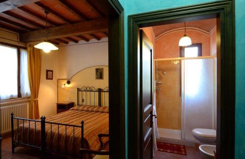 Castelfranco di Sopra House | Discover Agriturismo La Casella: Oceanfront Bliss