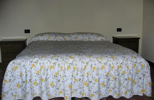 Castelvetro Piacentino House | Pet-Friendly Agriturismo Campass with Top Guest Ratings