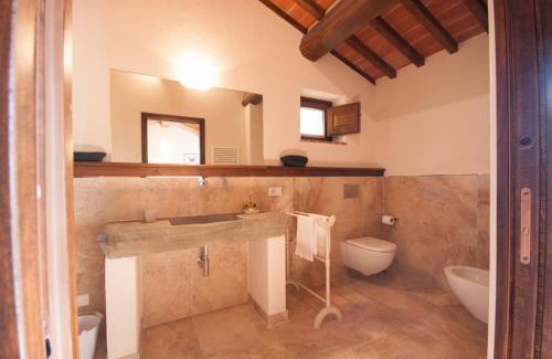 Montecchio House | Relaxing Agriturismo Borgo tra gli Olivi with Oceanfront Views
