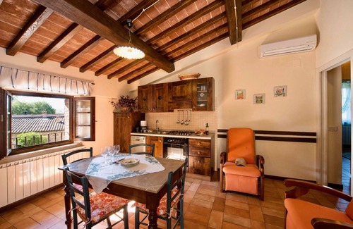 Po' Bandino Apartment | Delightful Agriturismo Case Graziani with Pool & Kitchen