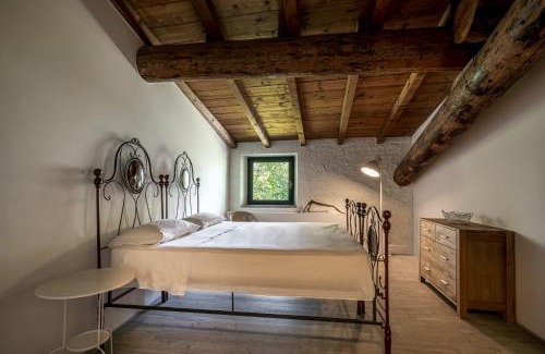 Portese House | Family-Friendly Retreat at Agriturismo Le Chiusure