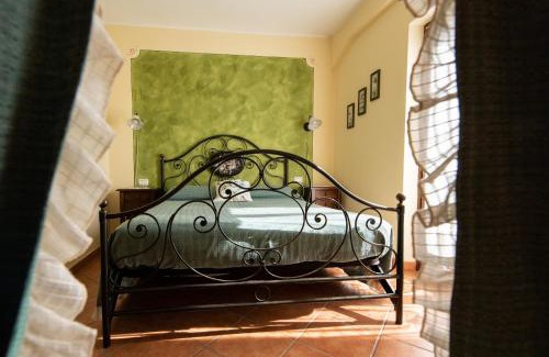 San Pietro in Cariano House | Experience Agriturismo El Crear with Oceanfront Pool & Breakfast