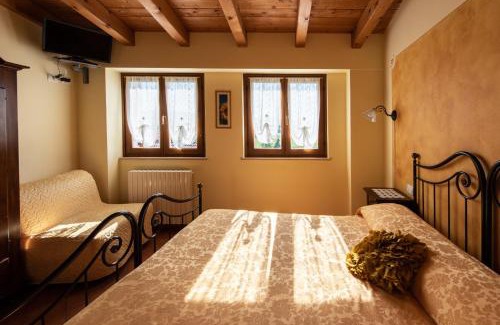 San Pietro in Cariano House | Experience Agriturismo El Crear with Oceanfront Pool & Breakfast