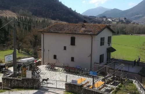 Sant'Anatolia di Narco House | Explore Agriturismo Zafferano e Dintorni: Pet-Friendly Stay
