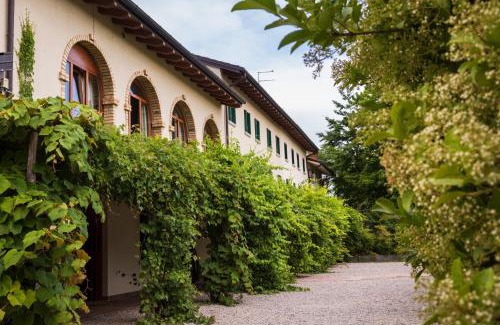 Sacile House | Charming Agriturismo L'Acero Rosso with Oceanfront Pool