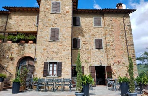 Lisciano Niccone House | Inviting Agriturismo L'Essiccatoio with Ocean View & Pool
