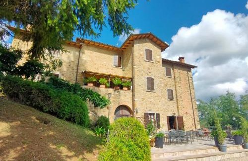 Lisciano Niccone House | Inviting Agriturismo L'Essiccatoio with Ocean View & Pool