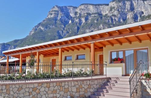 Nave San Rocco House | Explore Agriturismo L' Isola di Arturo: Pet-Friendly Oasis