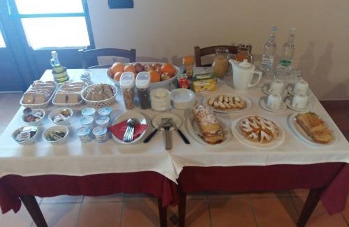Padula House | Exceptional Agriturismo L'Ulivo: Pet-Friendly Retreat