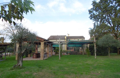 Ospedaletto di Pescantina Ski Chalet | Relax at Agriturismo La Buona Terra Bio with Pool & Breakfast