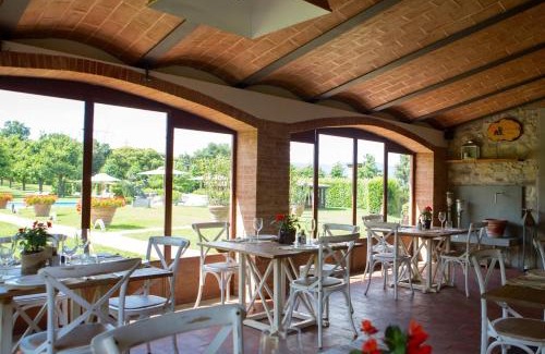 Catena House | Relax at Agriturismo La Casa Di Rodo with Pool & Hot Tub