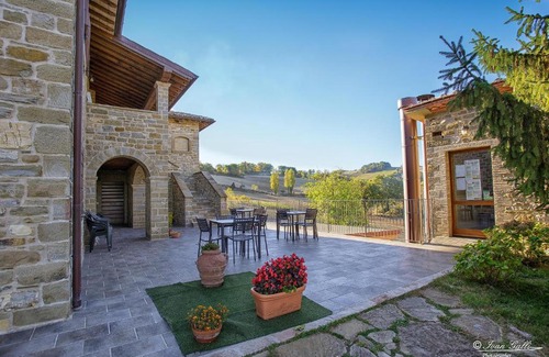 Nerbisci House | Discover Agriturismo la Cima: Family-Friendly Retreat