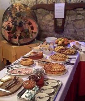 Vergato House | Pet-Friendly Agriturismo La Fenice with Oceanfront Pool