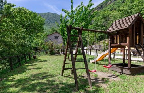 Varco Sabino Hotel | Discover Agriturismo La Ferrera: Pet-Friendly Retreat