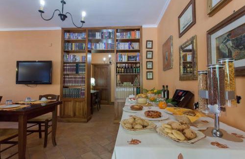 Lake Bracciano House | Pet-Friendly Agriturismo La Gismonda with Pool & Breakfast