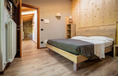 Centro Valle Intelvi House | Relaxing Agriturismo La Cascina B&B with Hot Tub Access