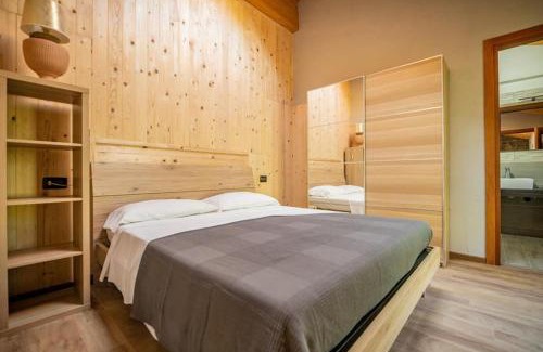 Centro Valle Intelvi House | Relaxing Agriturismo La Cascina B&B with Hot Tub Access