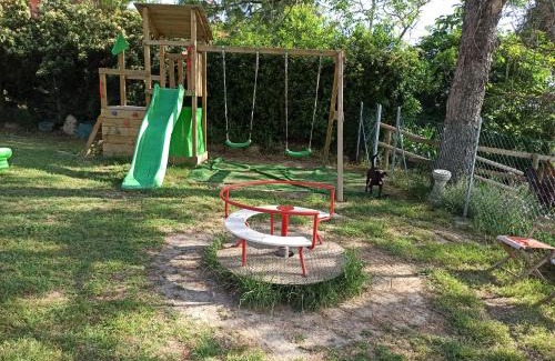 Cento House | Inviting Agriturismo La Quiete: Pet-Friendly Retreat