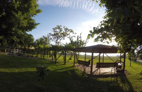 Ca Zennare House | Pet-Friendly Agriturismo La Rebosola with Hot Tub & Dining