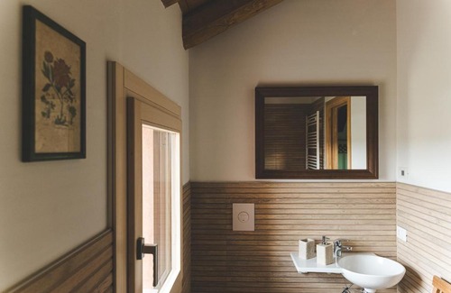 Canton House | Discover La Restera del Sile: Oceanfront Pet-Friendly Retreat